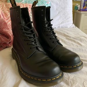 1460 Smooth Leather Doc Martens